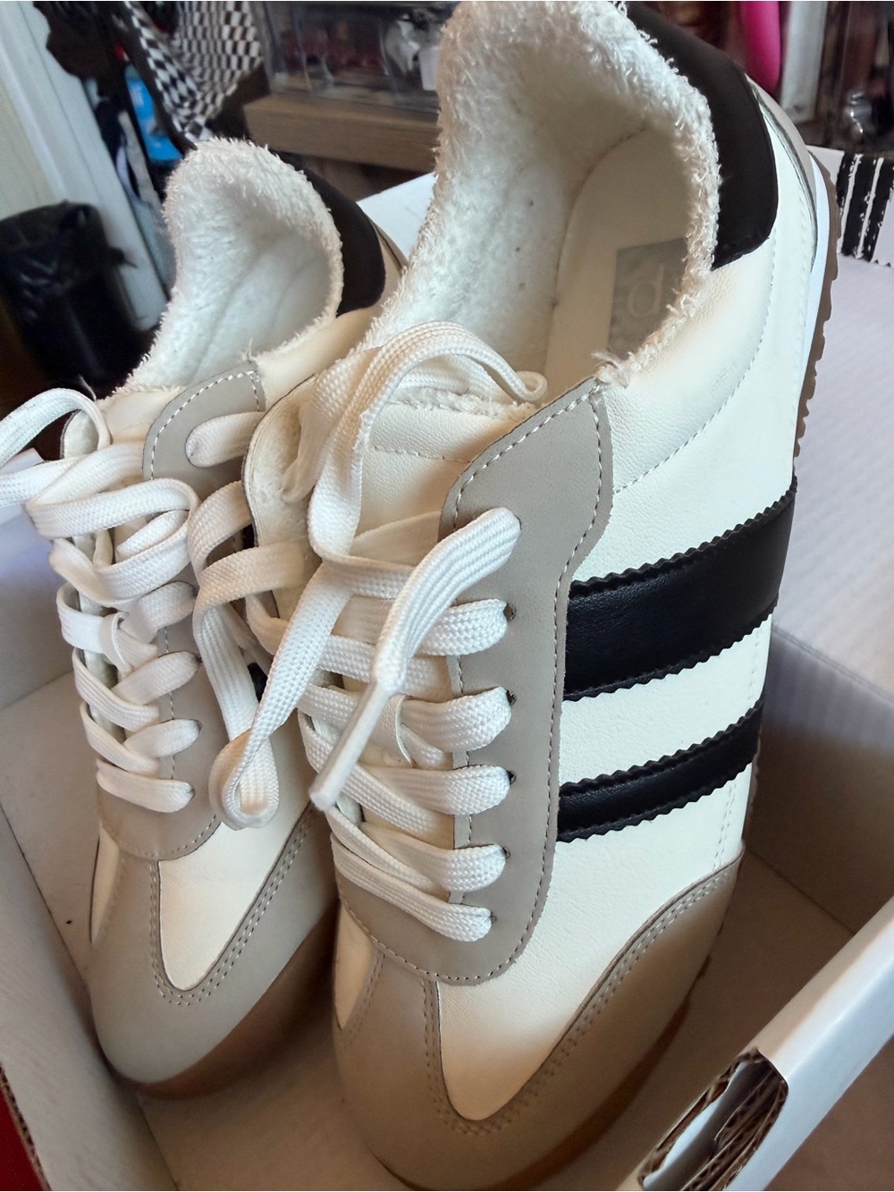 dv Dolce Vita White and Black Women's Casual Lace-Up Sneakers used only once